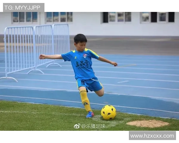 提升心理素质助力足球新手成长的全面攻略与实用技巧分享 提升心理素质助力足球新手成长的全面攻略与实用技巧分享