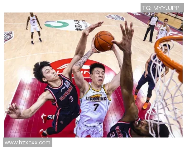 深圳篮球队团队协作新模式引发热议助力球队崛起与发展