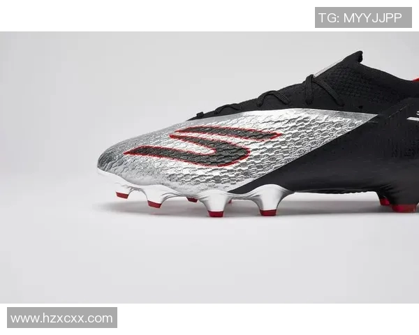 顶级足球明星专用球鞋揭秘助力他们在赛场上创造传奇表现 顶级足球明星专用球鞋揭秘助力他们在赛场上创造传奇表现